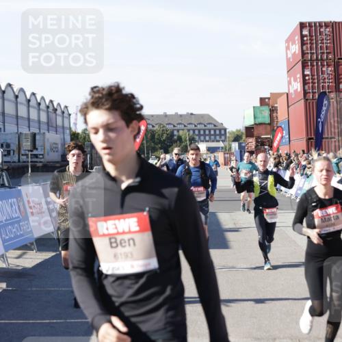 03.10.2025 - Köhlbrandbrückenlauf Jannik Wohlers http://msf.ph/oto/9124524 03.10.2025 13:06:26 Ziel 4015, 4122, 4124, 4396, 4550, 4658, 4659, 5563, 5641, 5970, 6193 meine-sportfotos.de