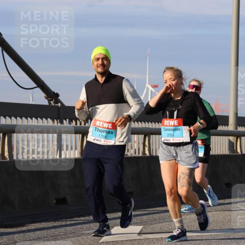 03.10.2025 - Köhlbrandbrückenlauf Strokosch-Dieckow http://msf.ph/oto/9124528 03.10.2025 10:05:17 Position 2 1729, 2558 meine-sportfotos.de