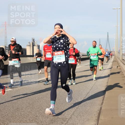 03.10.2025 - Köhlbrandbrückenlauf Lena Gebhardt http://msf.ph/oto/9124529 03.10.2025 09:45:55 Position 2 1284, 2979 meine-sportfotos.de