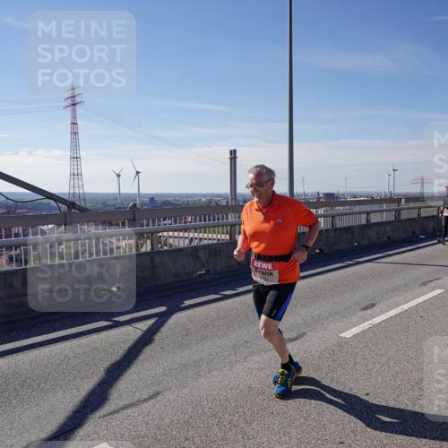 03.10.2025 - Köhlbrandbrückenlauf Michael Burmester http://msf.ph/oto/9124531 03.10.2025 13:07:43 Position 2  meine-sportfotos.de