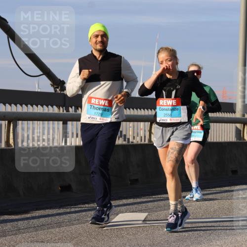 03.10.2025 - Köhlbrandbrückenlauf Strokosch-Dieckow http://msf.ph/oto/9124537 03.10.2025 10:05:17 Position 2 1729, 2558, 2260 meine-sportfotos.de