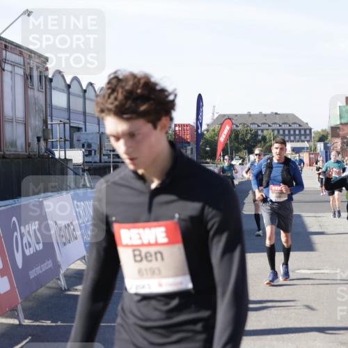03.10.2025 - Köhlbrandbrückenlauf Jannik Wohlers http://msf.ph/oto/9124548 03.10.2025 13:06:26 Ziel 4015, 4122, 4124, 4396, 4550, 4658, 4659, 5563, 5641, 5970, 6193 meine-sportfotos.de