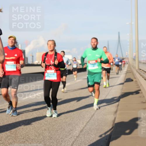 03.10.2025 - Köhlbrandbrückenlauf Lena Gebhardt http://msf.ph/oto/9124551 03.10.2025 09:45:55 Position 2 79 meine-sportfotos.de