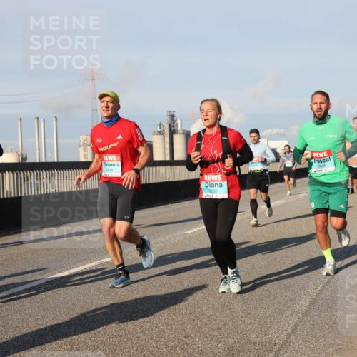 03.10.2025 - Köhlbrandbrückenlauf Lena Gebhardt http://msf.ph/oto/9124561 03.10.2025 09:45:56 Position 2 1130, 1219, 3630, 3041 meine-sportfotos.de