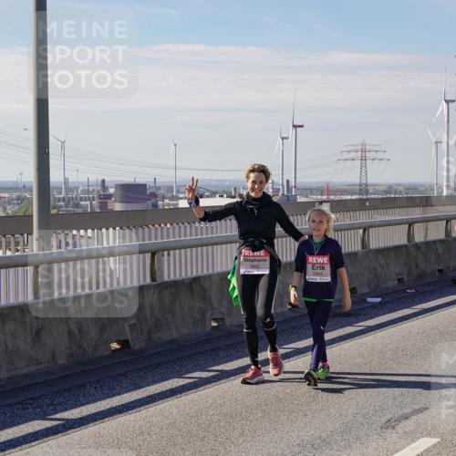 03.10.2025 - Köhlbrandbrückenlauf Michael Burmester http://msf.ph/oto/9124564 03.10.2025 13:07:46 Position 2 5905, 5904 meine-sportfotos.de