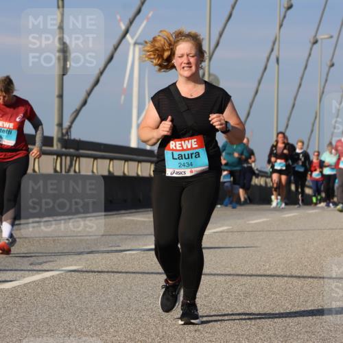 03.10.2025 - Köhlbrandbrückenlauf Strokosch-Dieckow http://msf.ph/oto/9124599 03.10.2025 10:05:27 Position 2 2434 meine-sportfotos.de