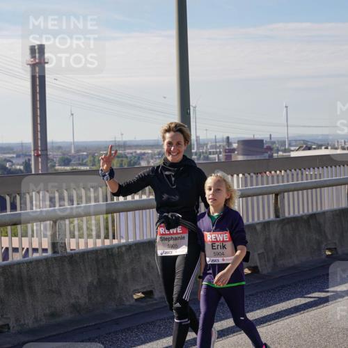 03.10.2025 - Köhlbrandbrückenlauf Michael Burmester http://msf.ph/oto/9124600 03.10.2025 13:07:49 Position 2 5905, 5904 meine-sportfotos.de