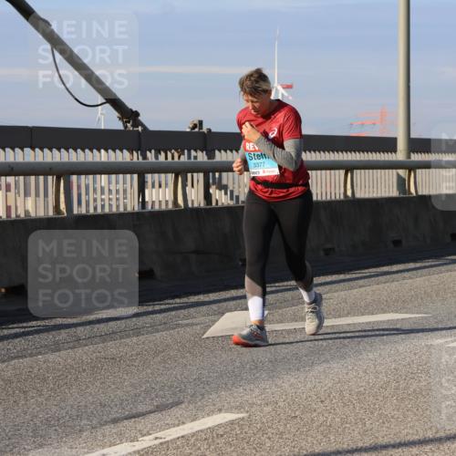 03.10.2025 - Köhlbrandbrückenlauf Strokosch-Dieckow http://msf.ph/oto/9124604 03.10.2025 10:05:33 Position 2 3377 meine-sportfotos.de