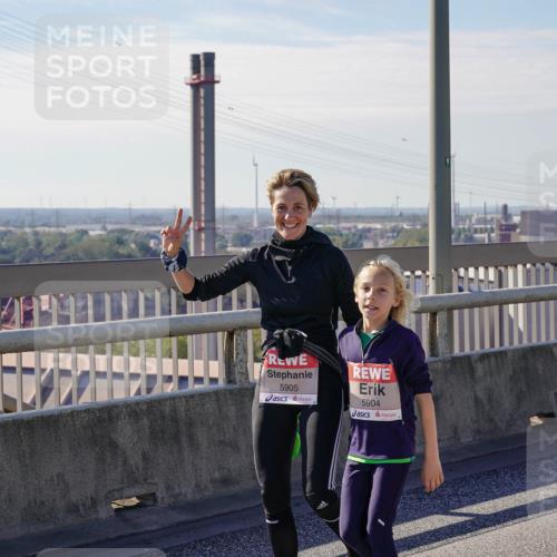 03.10.2025 - Köhlbrandbrückenlauf Michael Burmester http://msf.ph/oto/9124609 03.10.2025 13:07:49 Position 2 5905, 5904 meine-sportfotos.de