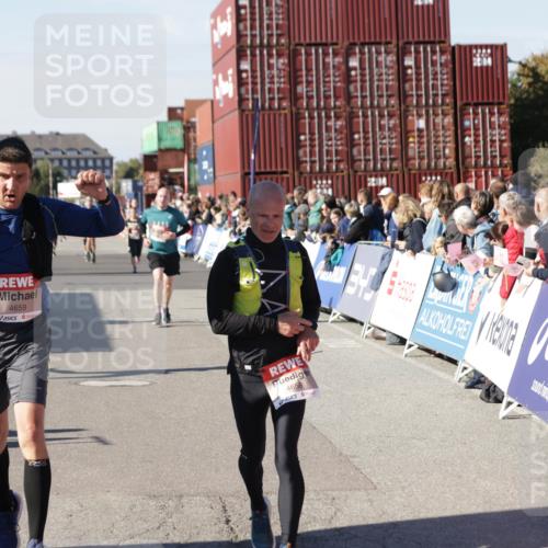 03.10.2025 - Köhlbrandbrückenlauf Jannik Wohlers http://msf.ph/oto/9124615 03.10.2025 13:06:28 Ziel 4015, 4122, 4124, 4396, 4550, 4658, 4659, 5563, 5641, 5970, 6193 meine-sportfotos.de