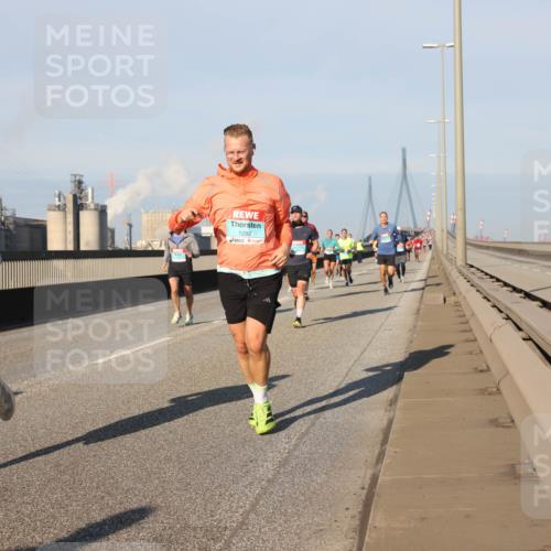 03.10.2025 - Köhlbrandbrückenlauf Lena Gebhardt http://msf.ph/oto/9124619 03.10.2025 09:45:58 Position 2 3204, 1292 meine-sportfotos.de