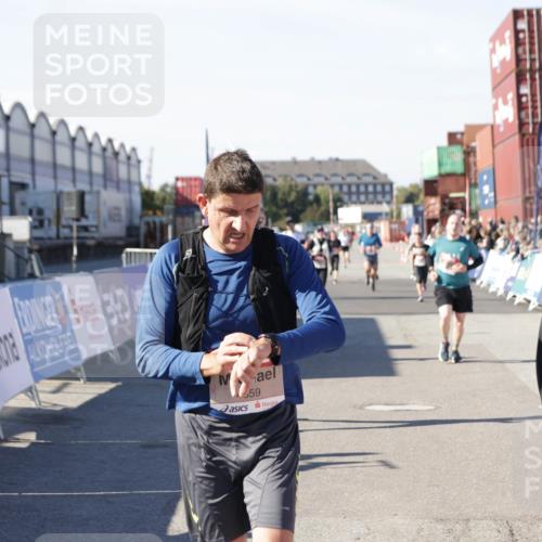 03.10.2025 - Köhlbrandbrückenlauf Jannik Wohlers http://msf.ph/oto/9124637 03.10.2025 13:06:29 Ziel 4015, 4122, 4124, 4151, 4396, 4550, 4658, 4659, 5563, 5641, 5970, 6193 meine-sportfotos.de