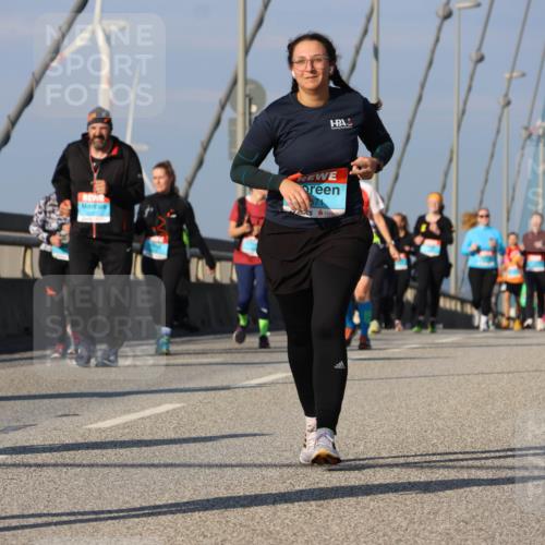 03.10.2025 - Köhlbrandbrückenlauf Strokosch-Dieckow http://msf.ph/oto/9124648 03.10.2025 10:05:42 Position 2 1880, 571 meine-sportfotos.de