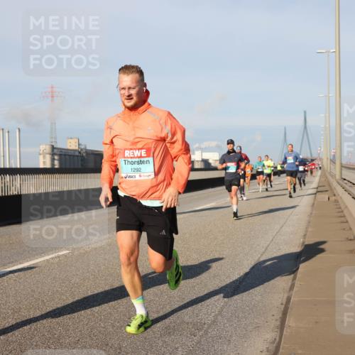 03.10.2025 - Köhlbrandbrückenlauf Lena Gebhardt http://msf.ph/oto/9124651 03.10.2025 09:45:58 Position 2 1292, 9, 9 meine-sportfotos.de