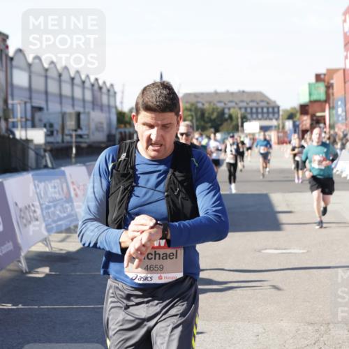 03.10.2025 - Köhlbrandbrückenlauf Jannik Wohlers http://msf.ph/oto/9124653 03.10.2025 13:06:29 Ziel 4015, 4122, 4124, 4151, 4396, 4550, 4658, 4659, 5563, 5641, 5970, 6193 meine-sportfotos.de