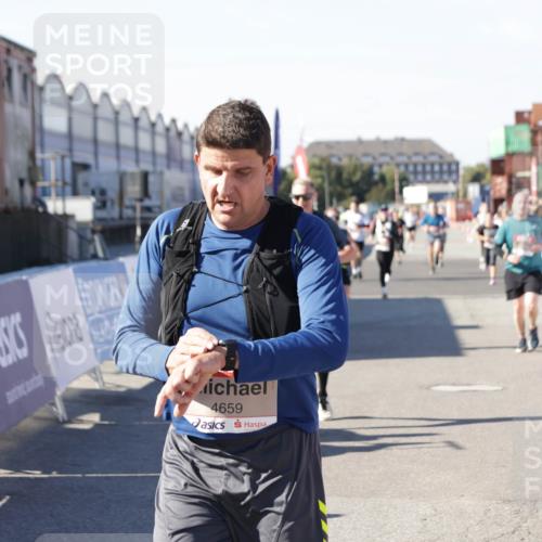 03.10.2025 - Köhlbrandbrückenlauf Jannik Wohlers http://msf.ph/oto/9124659 03.10.2025 13:06:29 Ziel 4015, 4122, 4124, 4151, 4396, 4550, 4658, 4659, 5563, 5641, 5970, 6193 meine-sportfotos.de