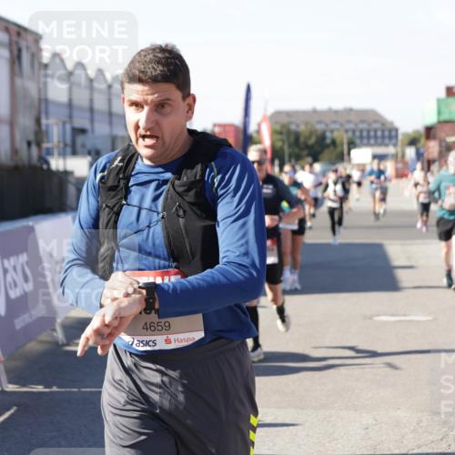 03.10.2025 - Köhlbrandbrückenlauf Jannik Wohlers http://msf.ph/oto/9124666 03.10.2025 13:06:29 Ziel 4015, 4122, 4124, 4151, 4396, 4550, 4658, 4659, 5563, 5641, 5970, 6193 meine-sportfotos.de