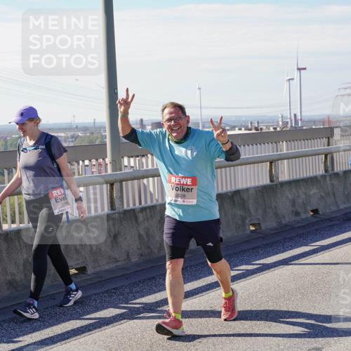 03.10.2025 - Köhlbrandbrückenlauf Michael Burmester http://msf.ph/oto/9124690 03.10.2025 13:07:54 Position 2 5989, 6528, 5184 meine-sportfotos.de