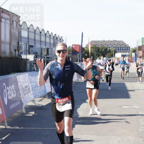 03.10.2025 - Köhlbrandbrückenlauf Jannik Wohlers http://msf.ph/oto/9124693 03.10.2025 13:06:31 Ziel 4015, 4026, 4122, 4124, 4151, 4312, 4396, 4550, 4658, 4659, 5563, 5641, 5970, 6193, 6256 meine-sportfotos.de