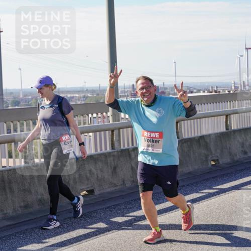 03.10.2025 - Köhlbrandbrückenlauf Michael Burmester http://msf.ph/oto/9124698 03.10.2025 13:07:54 Position 2 6528 meine-sportfotos.de