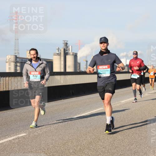 03.10.2025 - Köhlbrandbrückenlauf Lena Gebhardt http://msf.ph/oto/9124709 03.10.2025 09:46:00 Position 2 1380, 3820 meine-sportfotos.de