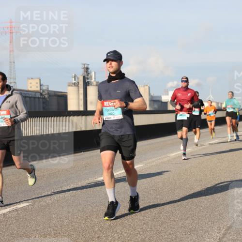 03.10.2025 - Köhlbrandbrückenlauf Lena Gebhardt http://msf.ph/oto/9124720 03.10.2025 09:46:00 Position 2 1380, 3820 meine-sportfotos.de