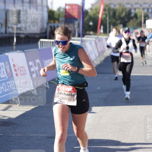 03.10.2025 - Köhlbrandbrückenlauf Jannik Wohlers http://msf.ph/oto/9124731 03.10.2025 13:06:32 Ziel 4015, 4026, 4122, 4124, 4151, 4312, 4396, 4550, 4658, 4659, 5563, 5641, 5970, 6193, 6256 meine-sportfotos.de