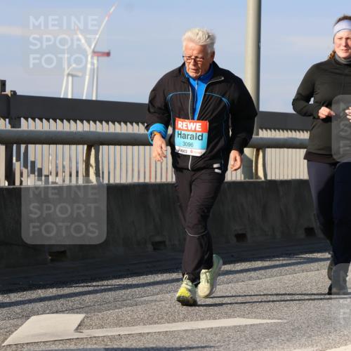 03.10.2025 - Köhlbrandbrückenlauf Strokosch-Dieckow http://msf.ph/oto/9124732 03.10.2025 10:06:01 Position 2 3096, 28 meine-sportfotos.de