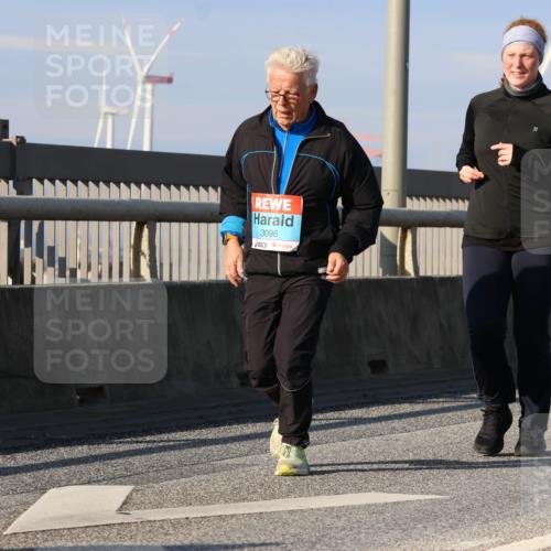 03.10.2025 - Köhlbrandbrückenlauf Strokosch-Dieckow http://msf.ph/oto/9124739 03.10.2025 10:06:01 Position 2 3096, 2887 meine-sportfotos.de
