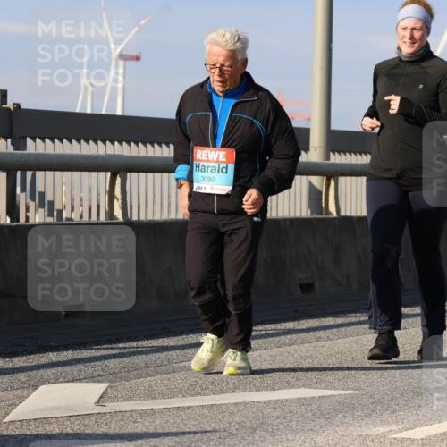 03.10.2025 - Köhlbrandbrückenlauf Strokosch-Dieckow http://msf.ph/oto/9124743 03.10.2025 10:06:01 Position 2 3096, 2887 meine-sportfotos.de