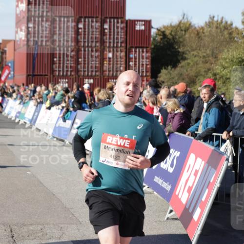 03.10.2025 - Köhlbrandbrückenlauf Jannik Wohlers http://msf.ph/oto/9124754 03.10.2025 13:06:33 Ziel 4015, 4026, 4122, 4124, 4151, 4312, 4396, 4405, 4550, 4658, 4659, 5563, 5641, 5970, 6193, 6256 meine-sportfotos.de