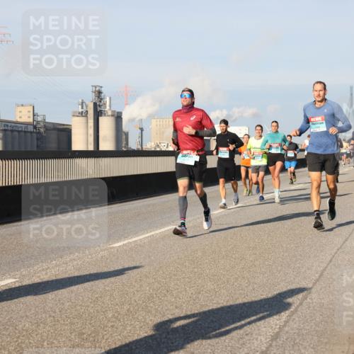 03.10.2025 - Köhlbrandbrückenlauf Lena Gebhardt http://msf.ph/oto/9124759 03.10.2025 09:46:01 Position 2 1058 meine-sportfotos.de