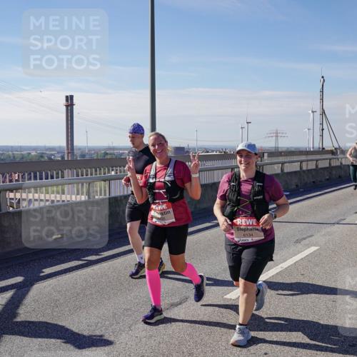 03.10.2025 - Köhlbrandbrückenlauf Michael Burmester http://msf.ph/oto/9124770 03.10.2025 13:07:57 Position 2 6134 meine-sportfotos.de