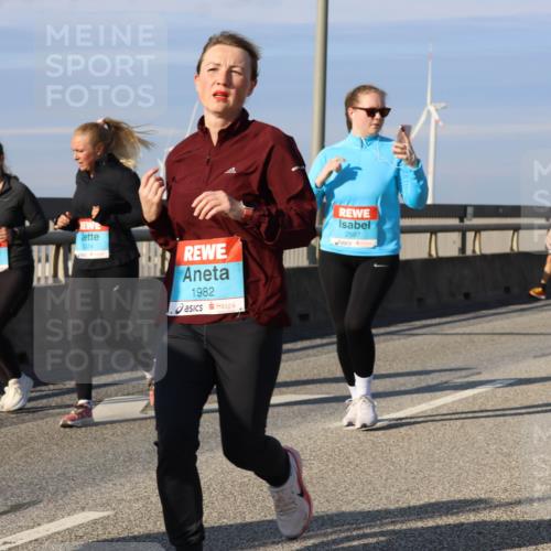 03.10.2025 - Köhlbrandbrückenlauf Strokosch-Dieckow http://msf.ph/oto/9124773 03.10.2025 10:06:05 Position 2 3373, 3374, 1982, 2597, 3475 meine-sportfotos.de