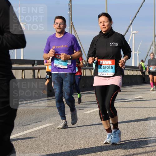 03.10.2025 - Köhlbrandbrückenlauf Strokosch-Dieckow http://msf.ph/oto/9124776 03.10.2025 10:06:07 Position 2 2988, 2535 meine-sportfotos.de