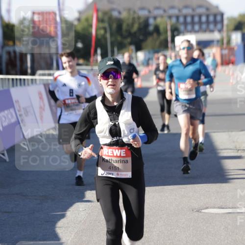 03.10.2025 - Köhlbrandbrückenlauf Jannik Wohlers http://msf.ph/oto/9124783 03.10.2025 13:06:35 Ziel 4015, 4026, 4122, 4124, 4151, 4312, 4396, 4405, 4658, 4659, 5563, 5798, 6061, 6256, 6721 meine-sportfotos.de