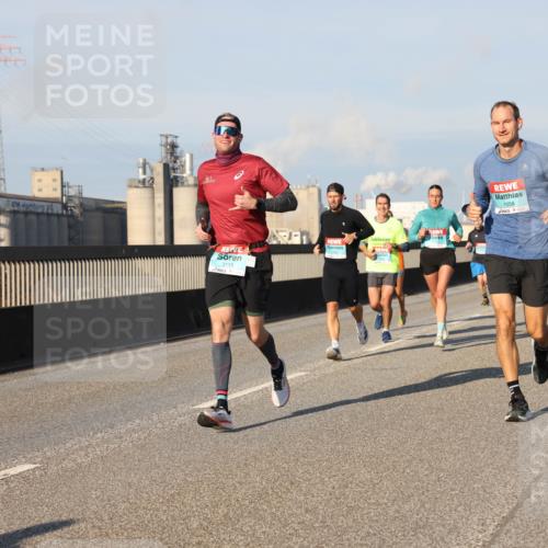 03.10.2025 - Köhlbrandbrückenlauf Lena Gebhardt http://msf.ph/oto/9124789 03.10.2025 09:46:02 Position 2 3118, 1058, 1 meine-sportfotos.de