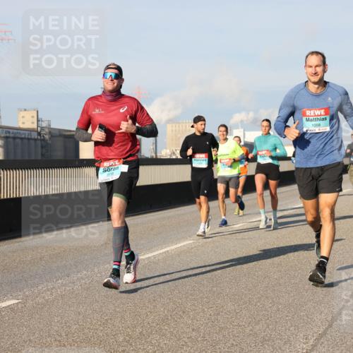 03.10.2025 - Köhlbrandbrückenlauf Lena Gebhardt http://msf.ph/oto/9124794 03.10.2025 09:46:02 Position 2 3118, 1058 meine-sportfotos.de