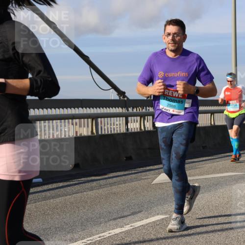 03.10.2025 - Köhlbrandbrückenlauf Strokosch-Dieckow http://msf.ph/oto/9124796 03.10.2025 10:06:09 Position 2 2988, 2535 meine-sportfotos.de