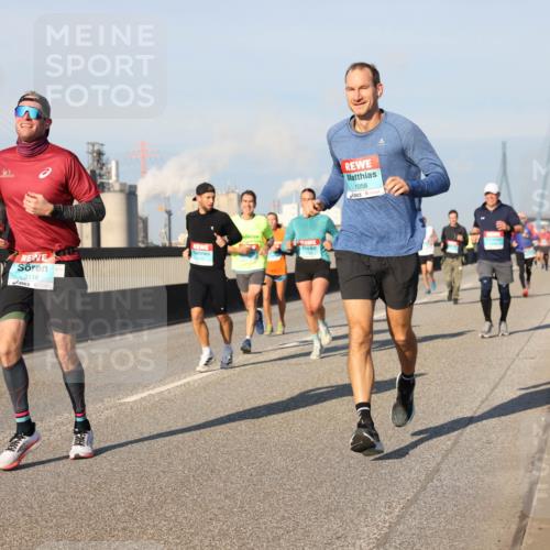 03.10.2025 - Köhlbrandbrückenlauf Lena Gebhardt http://msf.ph/oto/9124807 03.10.2025 09:46:02 Position 2 3118, 1058 meine-sportfotos.de