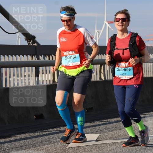 03.10.2025 - Köhlbrandbrückenlauf Strokosch-Dieckow http://msf.ph/oto/9124819 03.10.2025 10:06:11 Position 2 3412, 3413 meine-sportfotos.de
