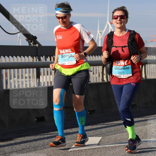 03.10.2025 - Köhlbrandbrückenlauf Strokosch-Dieckow http://msf.ph/oto/9124823 03.10.2025 10:06:11 Position 2 3412, 3413 meine-sportfotos.de