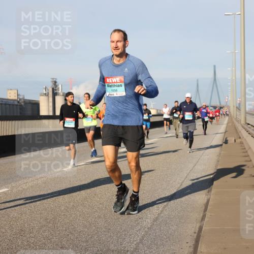 03.10.2025 - Köhlbrandbrückenlauf Lena Gebhardt http://msf.ph/oto/9124825 03.10.2025 09:46:03 Position 2 3118, 1058 meine-sportfotos.de