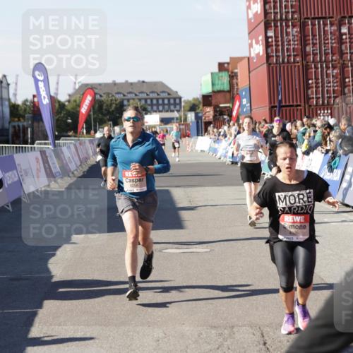 03.10.2025 - Köhlbrandbrückenlauf Jannik Wohlers http://msf.ph/oto/9124843 03.10.2025 13:06:37 Ziel 4015, 4026, 4122, 4151, 4312, 4396, 4405, 4658, 4659, 5798, 5971, 6061, 6256, 6721 meine-sportfotos.de
