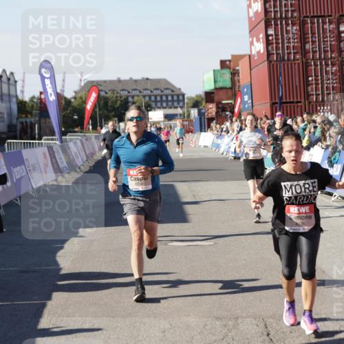 03.10.2025 - Köhlbrandbrückenlauf Jannik Wohlers http://msf.ph/oto/9124845 03.10.2025 13:06:37 Ziel 4015, 4026, 4122, 4151, 4312, 4396, 4405, 4658, 4659, 5798, 5971, 6061, 6256, 6721 meine-sportfotos.de