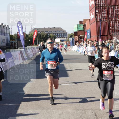 03.10.2025 - Köhlbrandbrückenlauf Jannik Wohlers http://msf.ph/oto/9124847 03.10.2025 13:06:37 Ziel 4015, 4026, 4122, 4151, 4312, 4396, 4405, 4658, 4659, 5798, 5971, 6061, 6256, 6721 meine-sportfotos.de