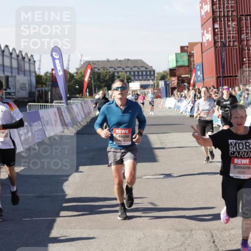 03.10.2025 - Köhlbrandbrückenlauf Jannik Wohlers http://msf.ph/oto/9124854 03.10.2025 13:06:37 Ziel 4015, 4026, 4122, 4151, 4312, 4396, 4405, 4658, 4659, 5798, 5971, 6061, 6256, 6721 meine-sportfotos.de