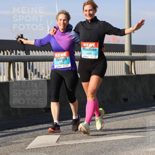 03.10.2025 - Köhlbrandbrückenlauf Strokosch-Dieckow http://msf.ph/oto/9124868 03.10.2025 10:06:14 Position 2 3094, 3095 meine-sportfotos.de