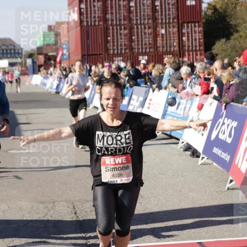 03.10.2025 - Köhlbrandbrückenlauf Jannik Wohlers http://msf.ph/oto/9124887 03.10.2025 13:06:38 Ziel 4015, 4026, 4122, 4151, 4312, 4396, 4405, 4658, 5798, 5971, 6061, 6256, 6721 meine-sportfotos.de
