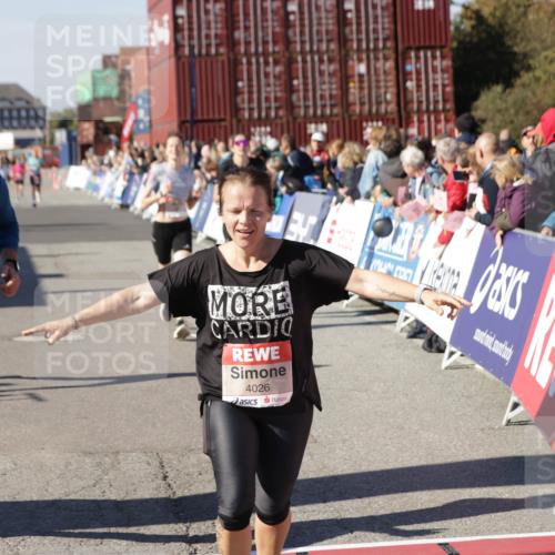 03.10.2025 - Köhlbrandbrückenlauf Jannik Wohlers http://msf.ph/oto/9124888 03.10.2025 13:06:38 Ziel 4015, 4026, 4122, 4151, 4312, 4396, 4405, 4658, 5798, 5971, 6061, 6256, 6721 meine-sportfotos.de